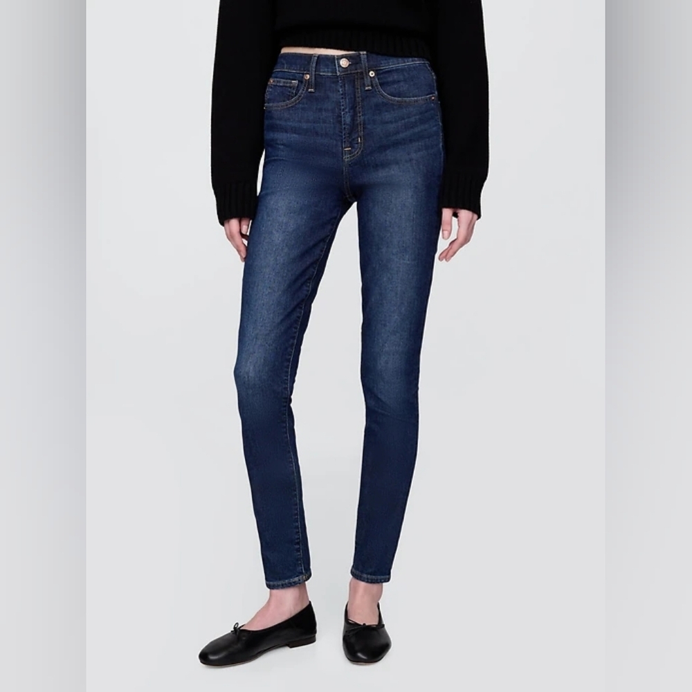 GAP True Skinny High Rise Women's Jeans in Darker Wash Size 28 Size 6/R